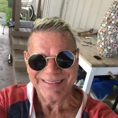 Bj.... photo on Jungo Live