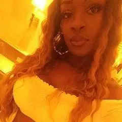 Gorgeoussin........ photo on Jungo Live