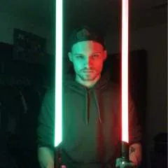 Holmes photo on Jungo Live