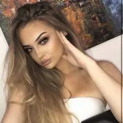 Goddesslouise photo on Jungo Live