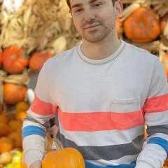 Derrick photo on Jungo Live