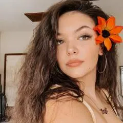 Sophiazenn photo on Jungo Live