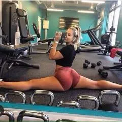 Phoebe William photo on Jungo Live