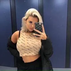 Phoebe William photo on Jungo Live