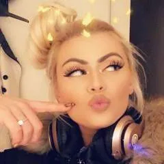 Chloe photo on Jungo Live