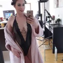 Rose Desmond photo on Jungo Live