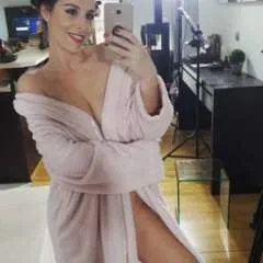 Rose Desmond photo on Jungo Live