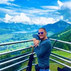 Secret Love photo on Jungo Live