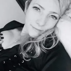 Crysie photo on Jungo Live