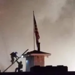 Swinging Sam photo on Jungo Live