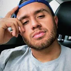 Derrickiss photo on Jungo Live