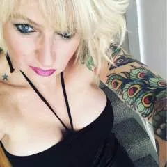 Worship Me photo on Jungo Live