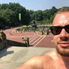 Leon James photo on Jungo Live