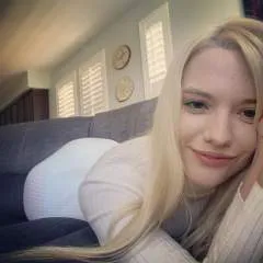 Kenna James photo on Jungo Live