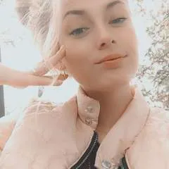 Selena photo on Jungo Live