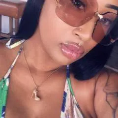 Mollyx Morgan photo on Jungo Live