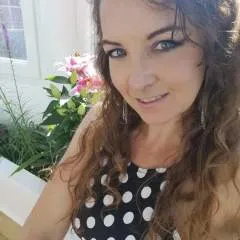 Sarah photo on Jungo Live