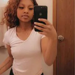 Sarah photo on Jungo Live