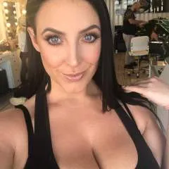 Ashley photo on Jungo Live