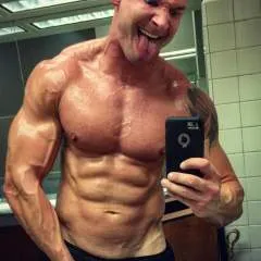 Paularney........ photo on Jungo Live