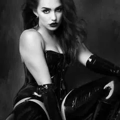 Mistress Mills photo on Jungo Live