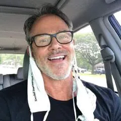 Robertchrist photo on Jungo Live