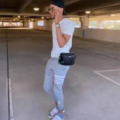 Jones photo on Jungo Live