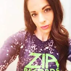 Sarahameliawhite photo on Jungo Live