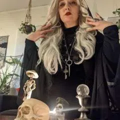 Mistressviola........ photo on Jungo Live