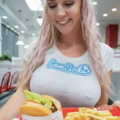 Angelina photo on Jungo Live