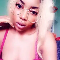 Laura photo on Jungo Live