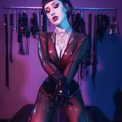 Goddesshellfire photo on Jungo Live