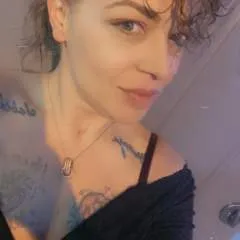 Steph photo on Jungo Live