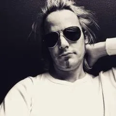 Riggs photo on Jungo Live