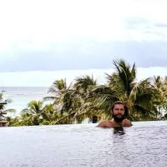 Constantin Isaac photo on Jungo Live