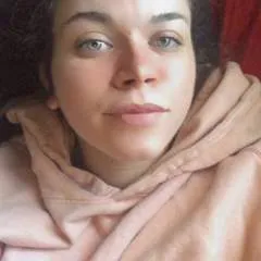 Julie photo on Jungo Live