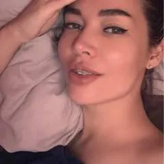 Roxy photo on Jungo Live