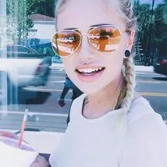 Vicky photo on Jungo Live