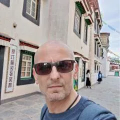 Frank photo on Jungo Live