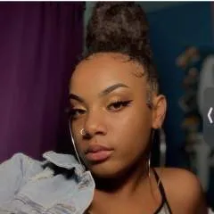 Skylah🤪 photo on Jungo Live