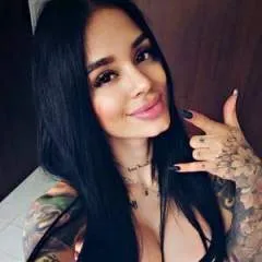 Julie photo on Jungo Live