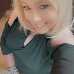 Sauciersexualcouple photo on Jungo Live