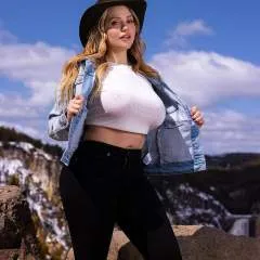 Fleur photo on Jungo Live