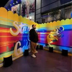 2bumblebees photo on Jungo Live