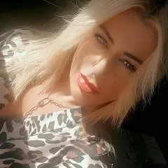 Greekcouple photo on Jungo Live