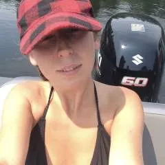 Couplelooking photo on Jungo Live