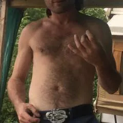 Couplelooking photo on Jungo Live