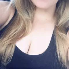 Adventurouscouple photo on Jungo Live