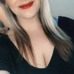 Adventurouscouple photo on Jungo Live