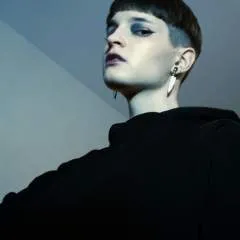 V photo on Jungo Live